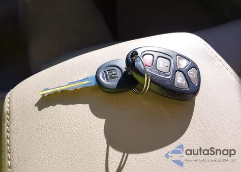 2010 Buick Lucerne Cxl-3 z USA, uszkodzony, nr VIN 1G4HE5EMXAU113764